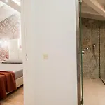 Paradise Vezal Aparthotel