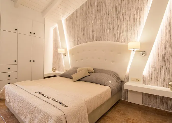 Paradise Vezal Aparthotel