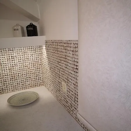 Ξενοδοχείο με διαμερίσματα Paradise Vezal