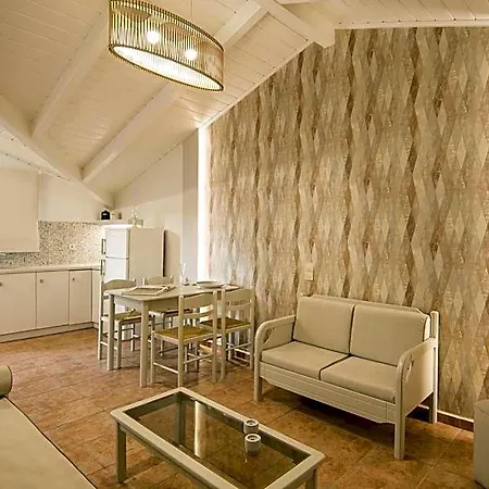 Paradise Vezal Aparthotel