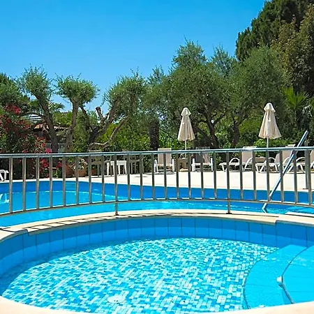 Paradise Vezal 4*