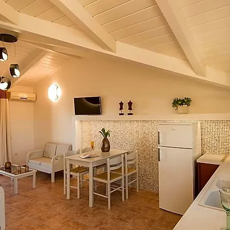 Paradise Vezal 4*