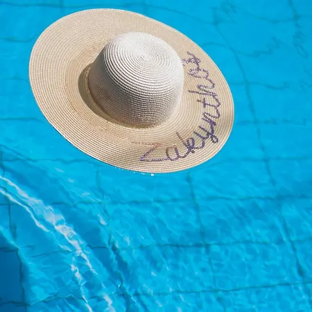Paradise Vezal Apartmanhotel 4*