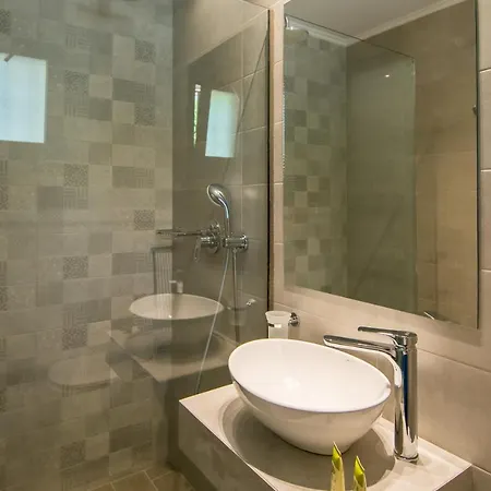 Aparthotel Paradise Vezal 4*