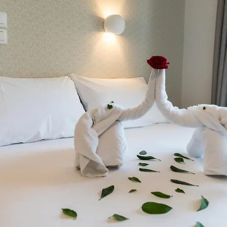 Paradise Vezal Apartmanhotel Laganász