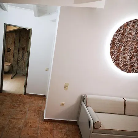 Paradise Vezal Laganas