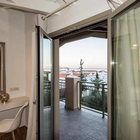 Paradise Vezal Apartmanhotel Laganász