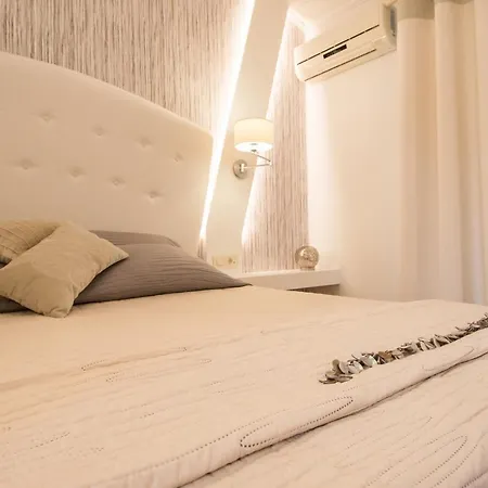 Paradise Vezal Aparthotel 4*