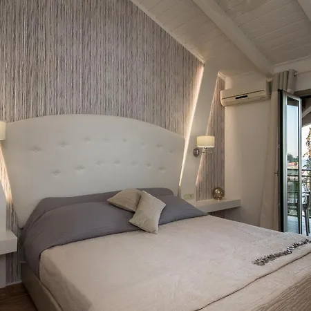 Paradise Vezal 4* Laganász